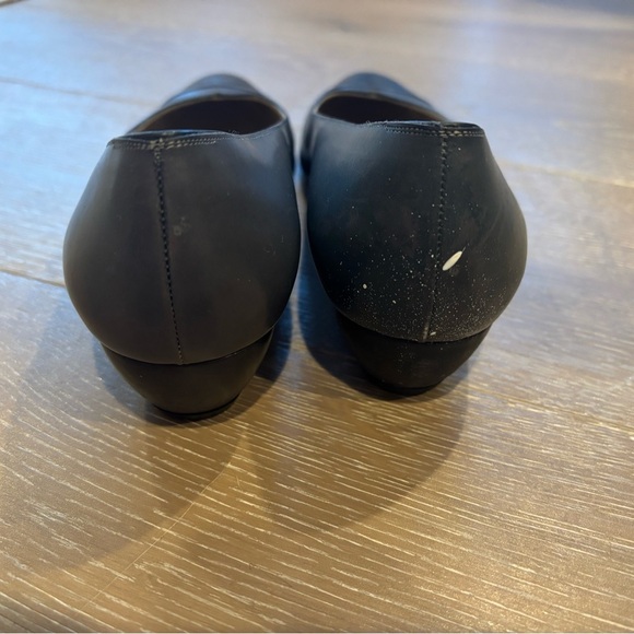 Salvatore Ferragamo Women's Dark Gray Leather Heels - Picture 8 of 10